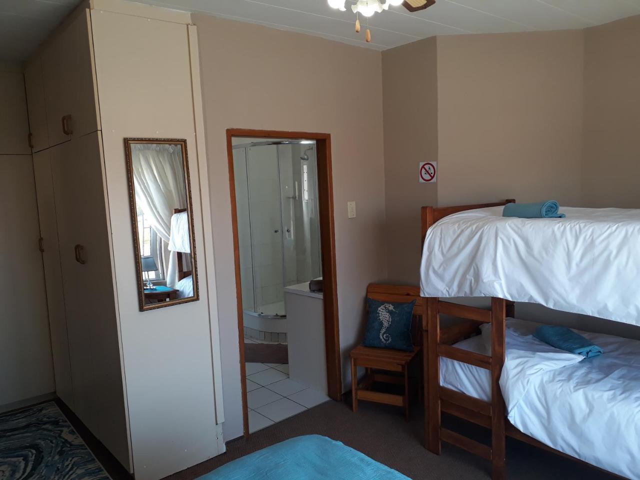 Starfish Guesthouse 뤼데리츠 외부 사진