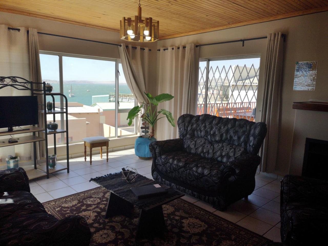 Starfish Guesthouse 뤼데리츠 외부 사진