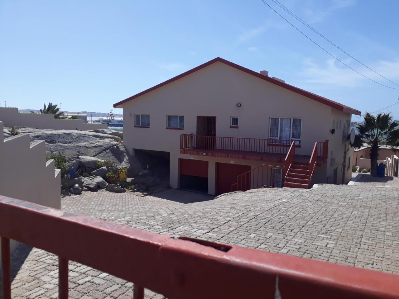 Starfish Guesthouse 뤼데리츠 외부 사진